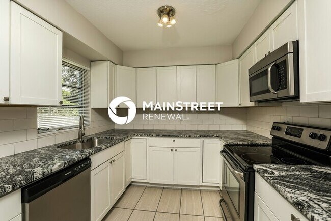 Photo - 4 Bedroom Pet-Friendly Home in Deland, FL with Main Street Renewal