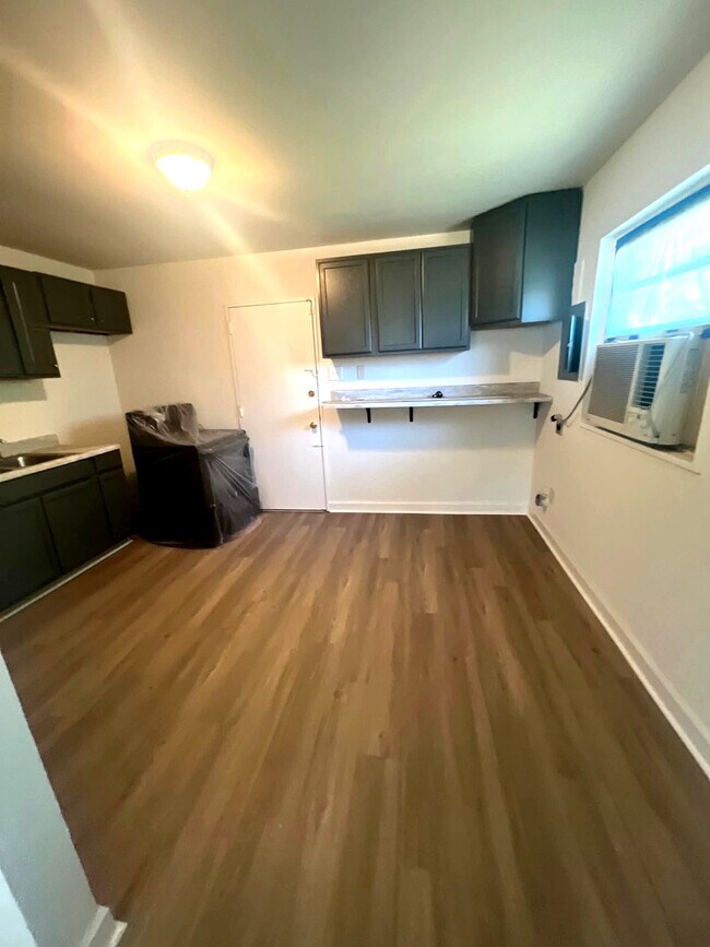 Photo - Evans Avenue