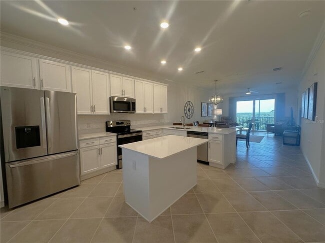 14121 Heritage Landing Blvd Unit 743