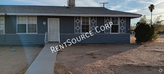 Building Photo - 2 Bedroom Duplex for Rent in Barstow Rental