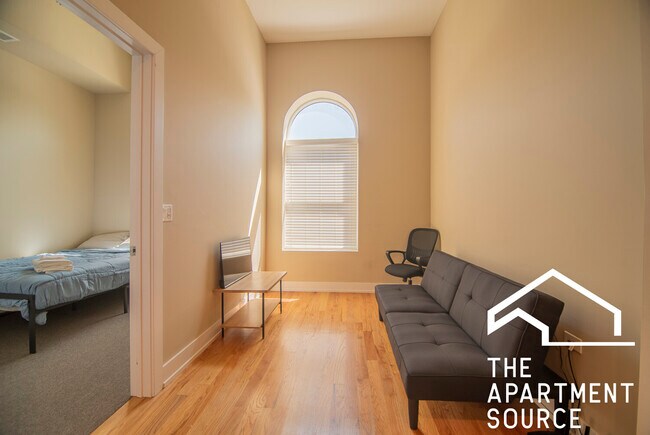 Photo - 3138 S Indiana Ave Unidad 106