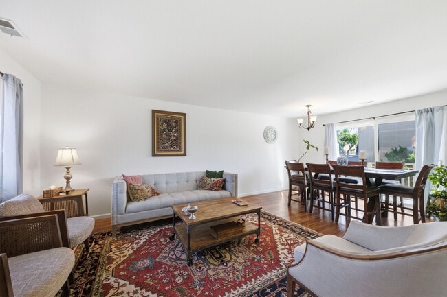 Photo - 1208 Admiralty Ln