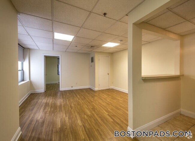 Building Photo - 62 Boylston St Unit 316 Rental