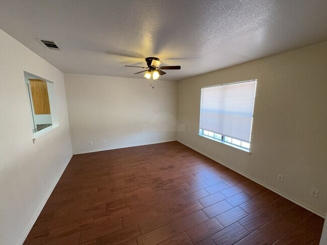 Photo - 914 McDaniel Cir Unit 914 McDaniel Cir A