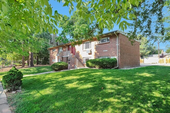 Photo - Adorable 2bedroom 1 bathroom Apartment Unit 1443
