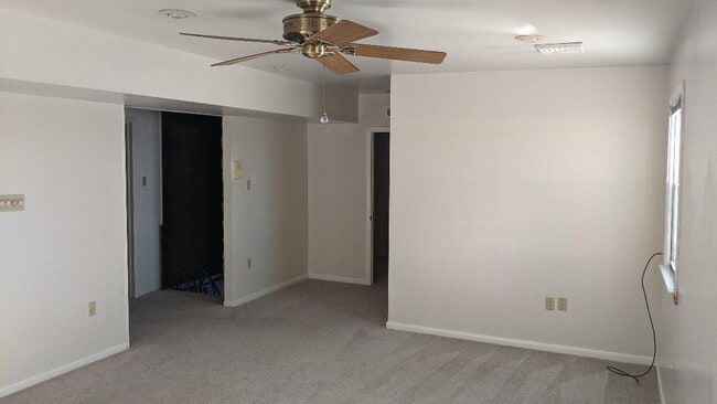 Photo - 1494 N Charlotte St Unidad Apartment 3