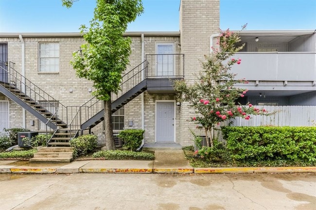 Photo - 9797 Leawood Blvd Unidad 1419 Rental