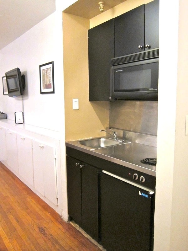 Photo - 448 E 87th St Unidad 1B