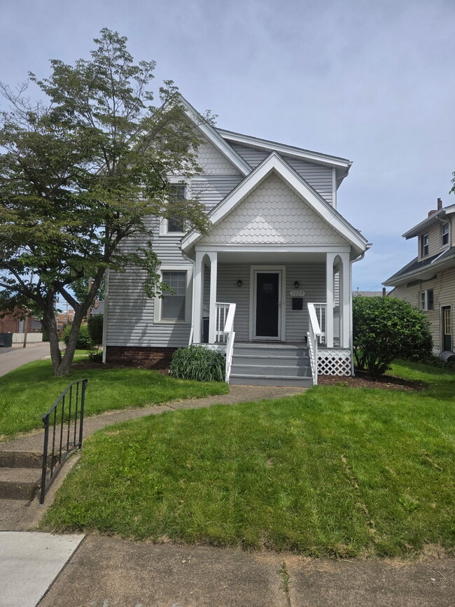 Building Photo - 1029 23rd St NW