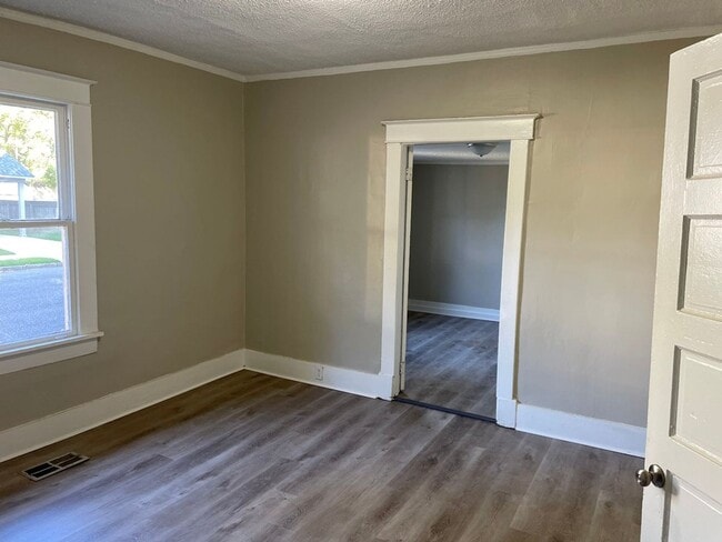 Photo - 2774 Midland Ave
