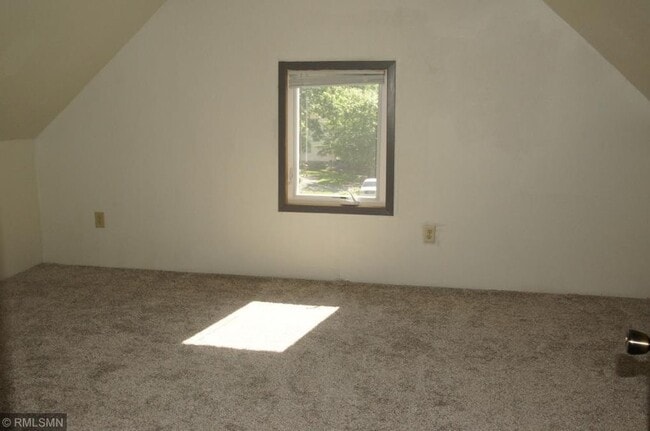 Photo - 879 Galtier St