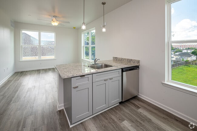 1BR, 1BA - Kitchen