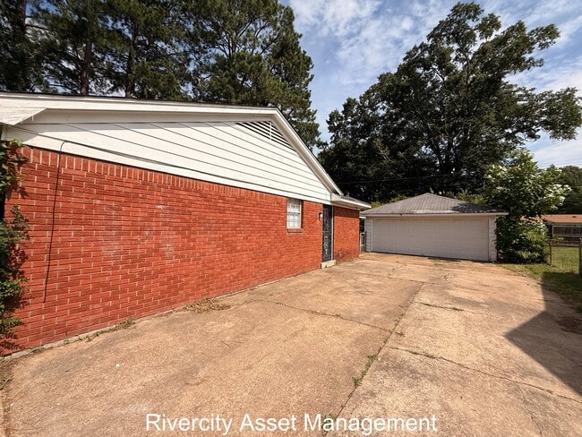 Photo - 1724 Rockdale Ave