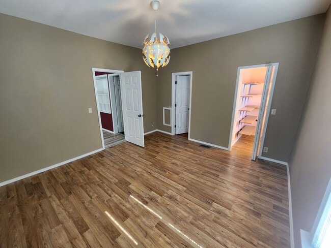 Photo - 704 N White St