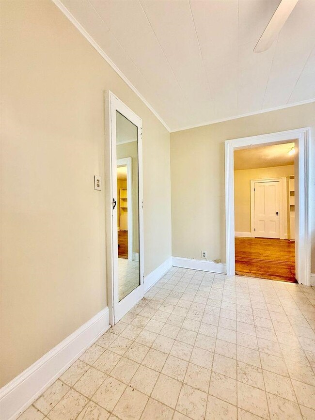 Photo - 120 GRACE St Unit 2