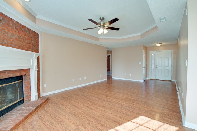 Sala de estar - 104 Willow Green Dr