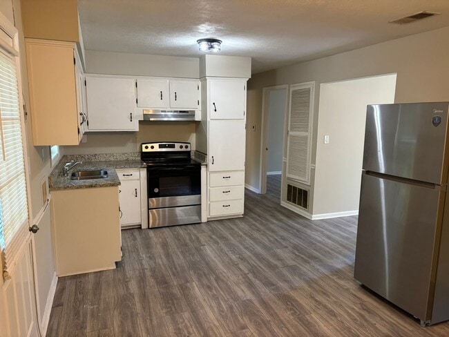 Photo - 1507 Celia Dr