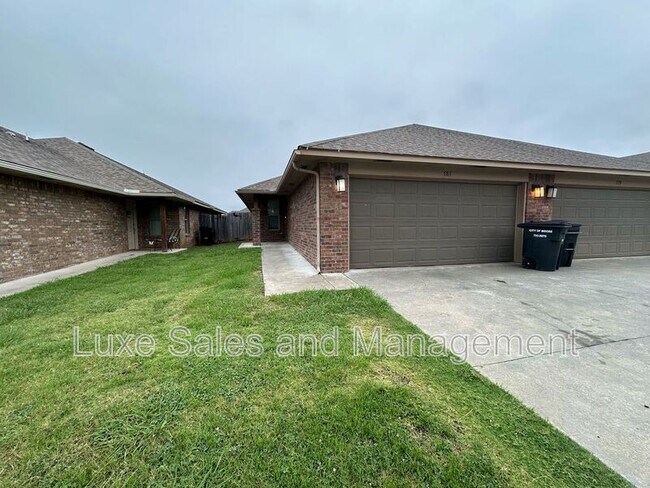 Photo - 781 SW 13th St House