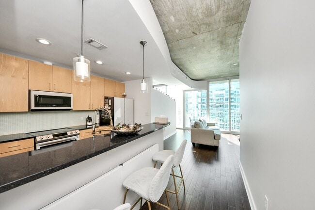 Photo - 5925 Almeda Rd Unidad 12408