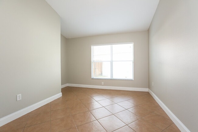 9027 Egret Cove Cir