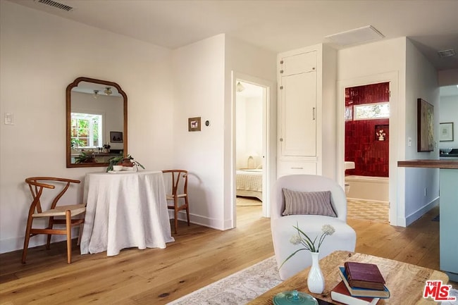 Photo - 5033 Townsend Ave