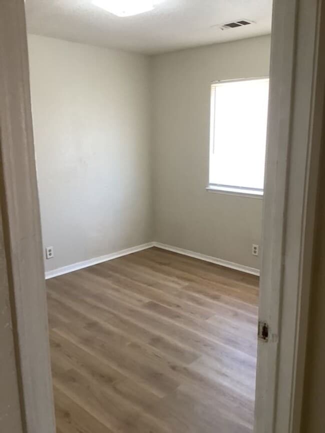 Photo - 30791 Robinson Rd