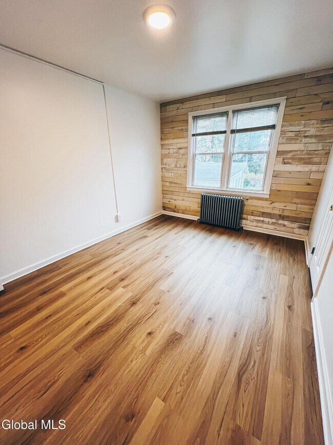 Photo - 92D Columbia Turnpike Unidad 3