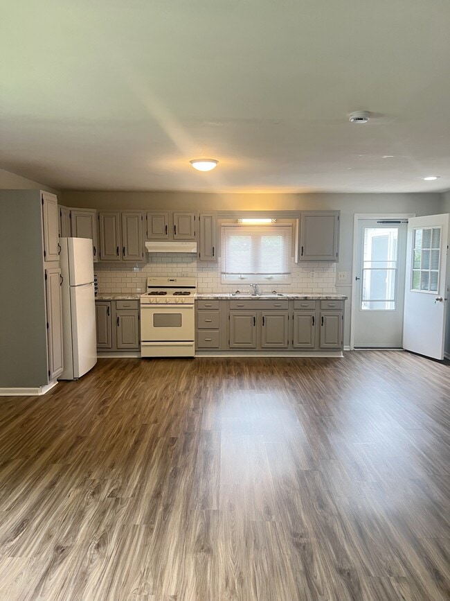 Building Photo - 507 S Bay Rd Unit 507A