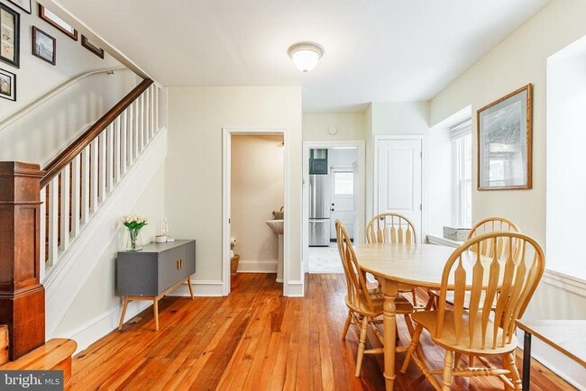 Photo - 452 Renfrew Ave