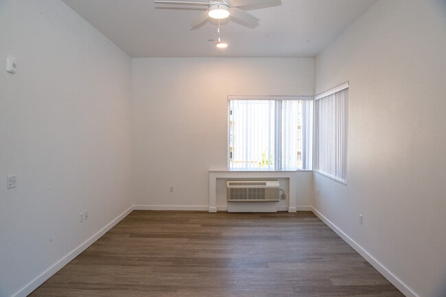 Photo - Terrace Glen Apartments