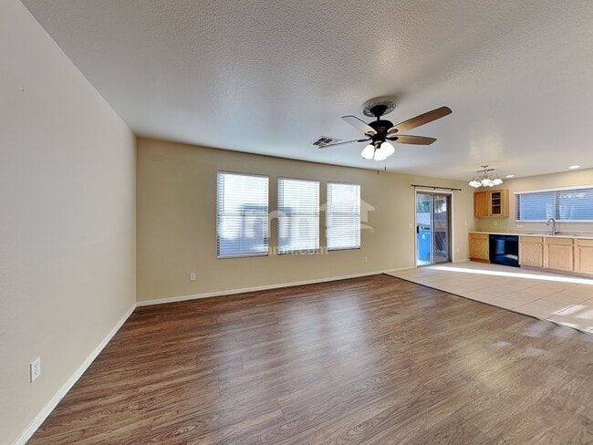 Photo - 2205 E 35th Ave