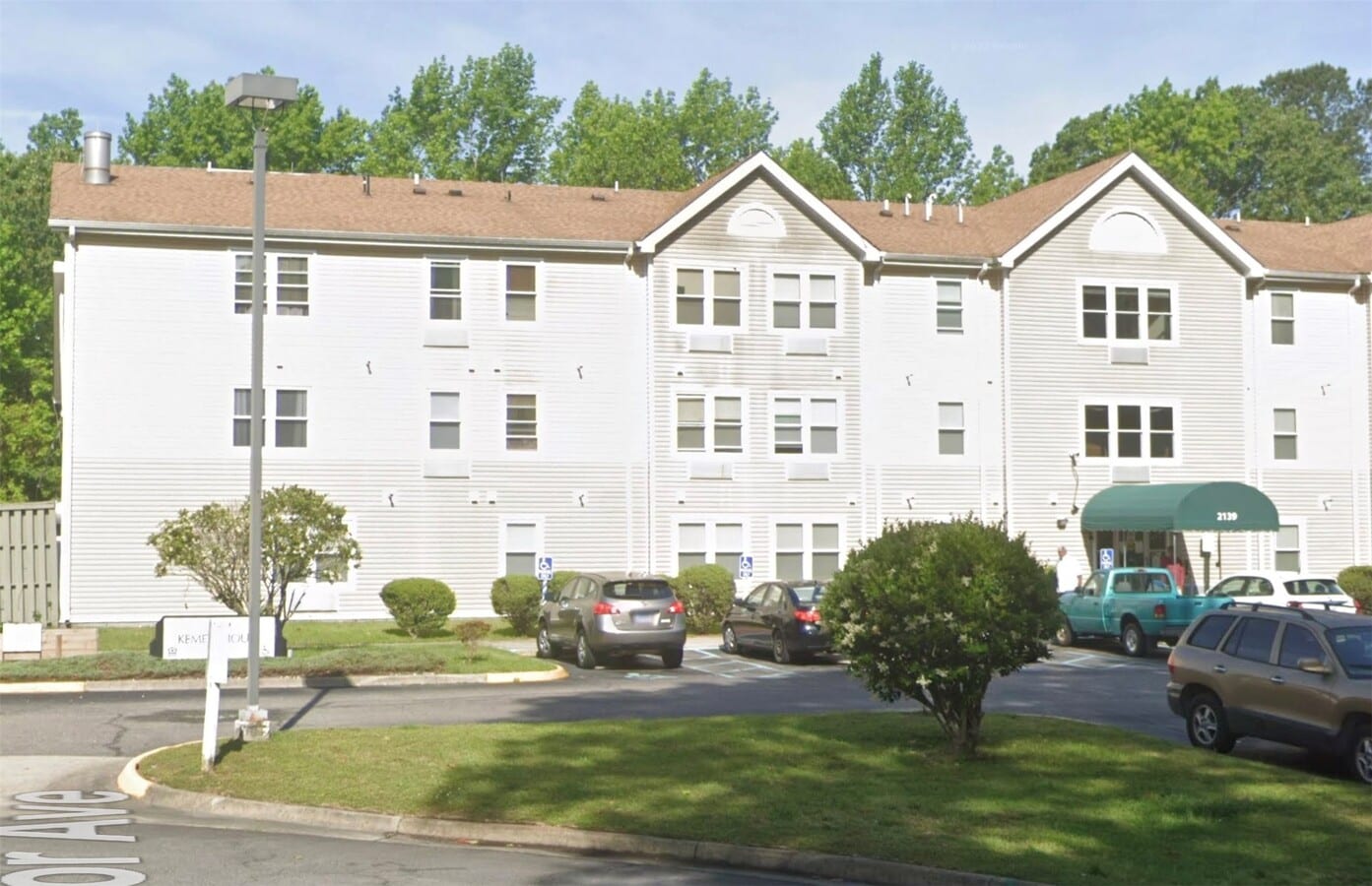 Photo - 2139 Broadmoor Ave