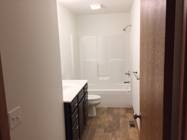 Photo - 1122 N Missouri Dr