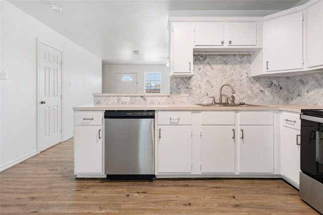 Photo - 210 Brazos St