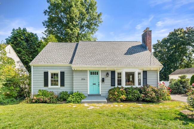 Photo - 204 Ridgewood Rd