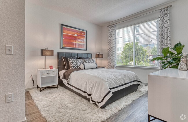 2BR, 2BA - 1125 SF
