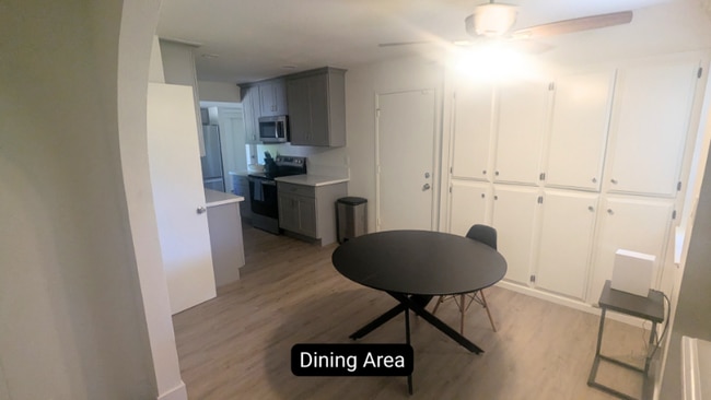 Photo - 6851 Albury St