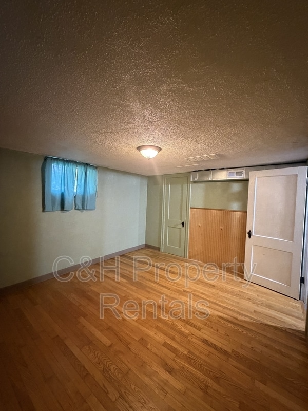 Photo - 103 Alderson Ave