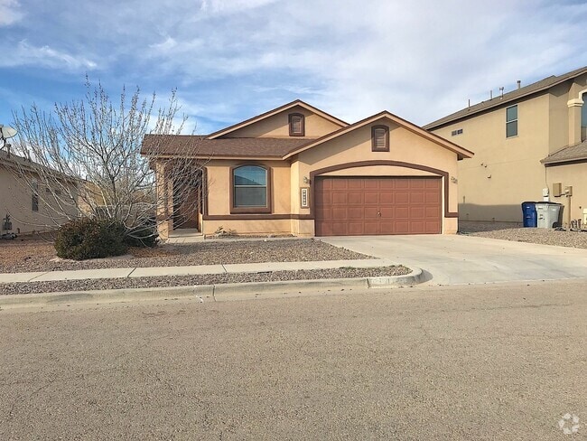 Building Photo - East El Paso 3bed/2bath Refrig A/C Rental
