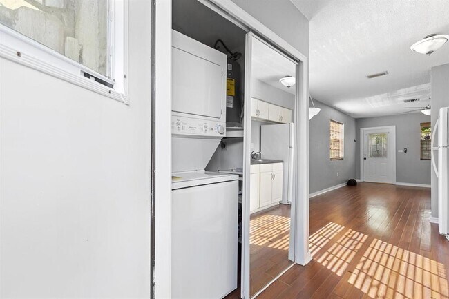 821 SW 4th St Unit 1