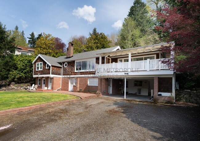 Photo - 3 bedroom in Mercer Island WA 98040