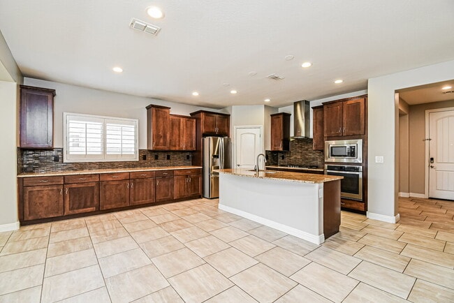 Photo - 10843 Thatcher Ave