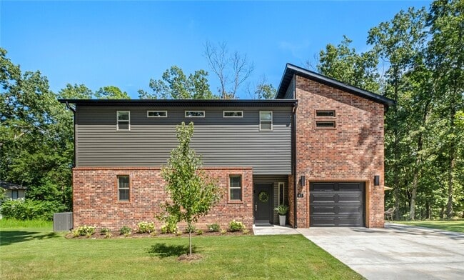 Building Photo - 43 St Austell Dr