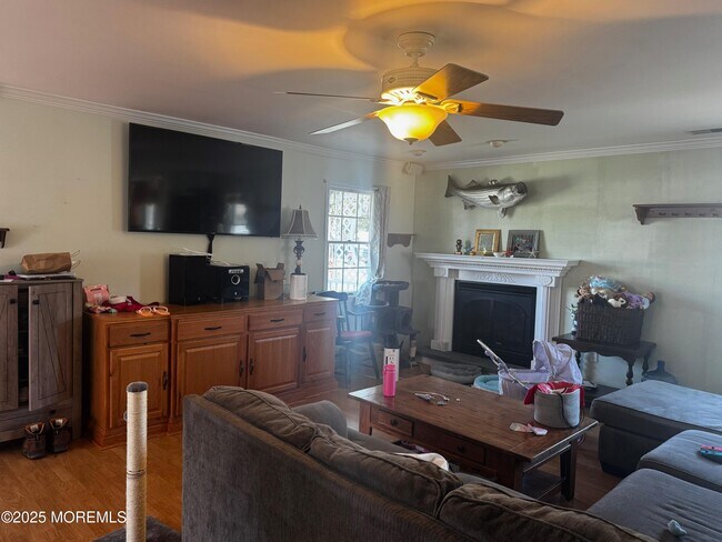 Photo - 1709 Maple St