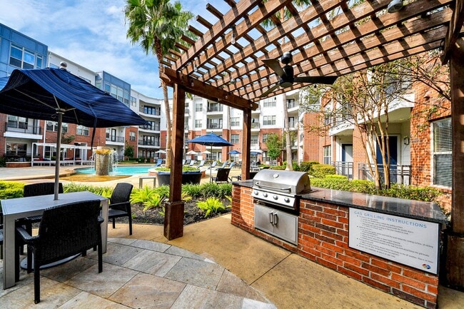 Photo - 5455 Richmond Ave.