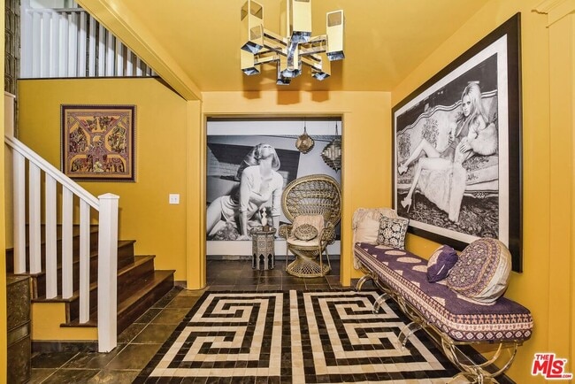 Photo - 2172 Argyle Ave