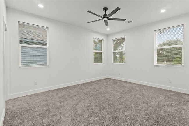 Photo - 8127 Hoffman St