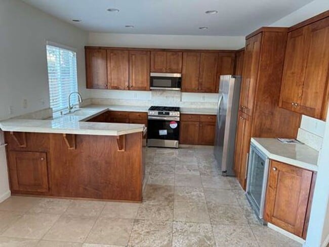 Photo - 4 bedroom in Tracy!