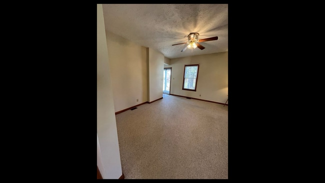 Photo - 203 Oakvale Rd