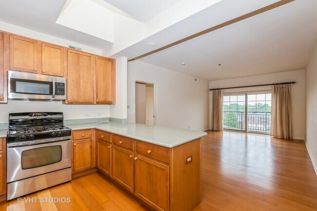 Photo - 9530 Cook Ave Unidad 607